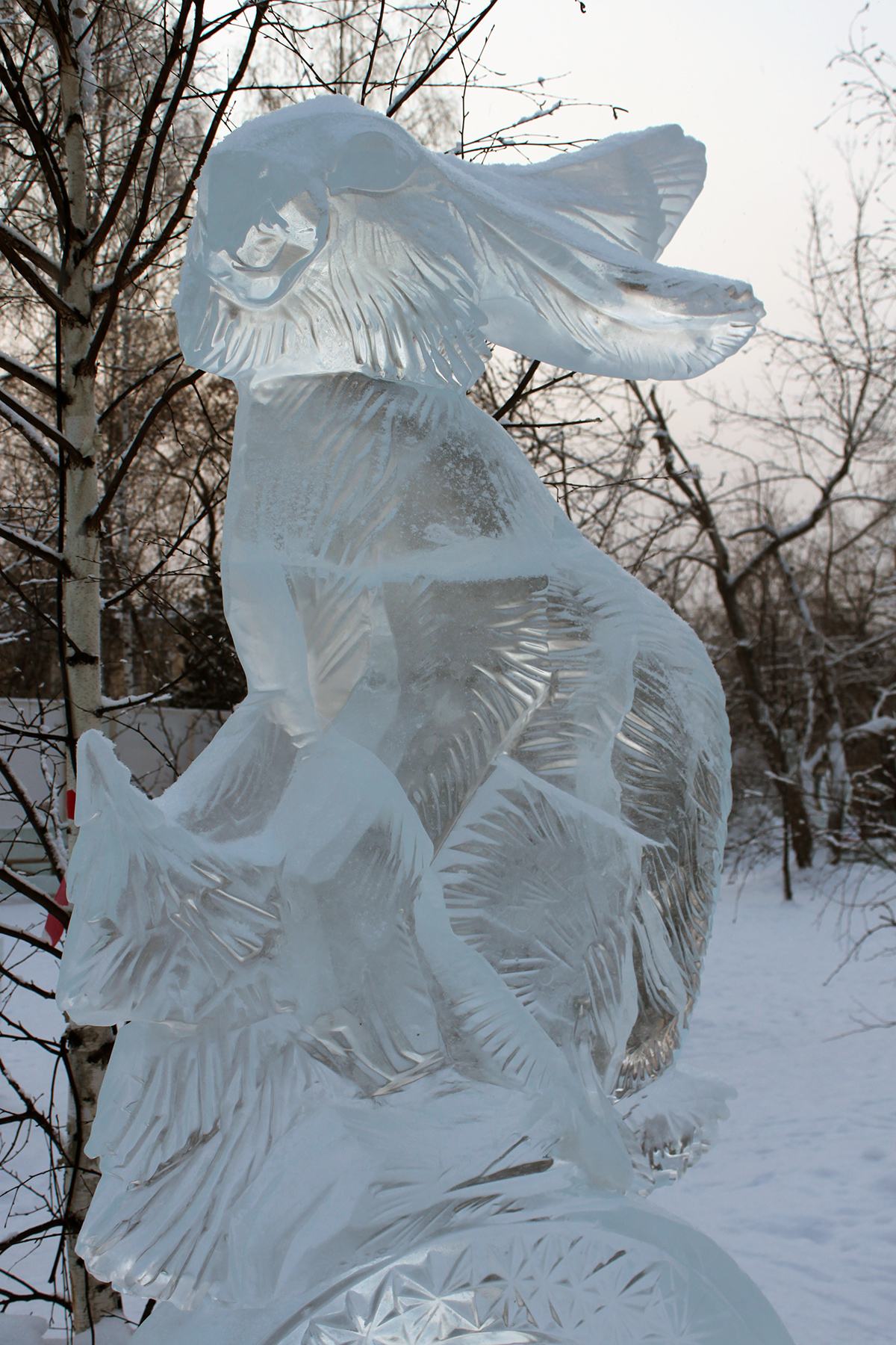 Ледяная скульптура зайца