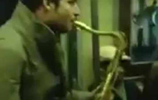 Битва саксофонистов в метро
