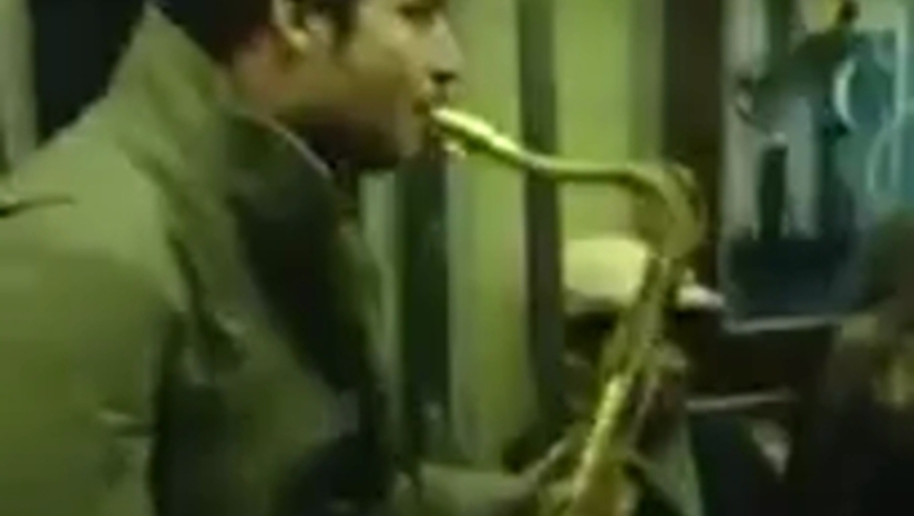 Битва саксофонистов в метро