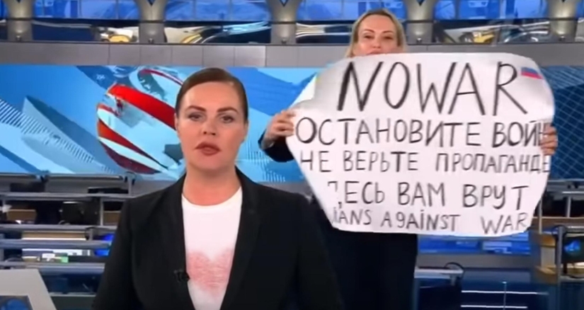 Марина Овсянникова ворвалась в прямой эфир Первого канала