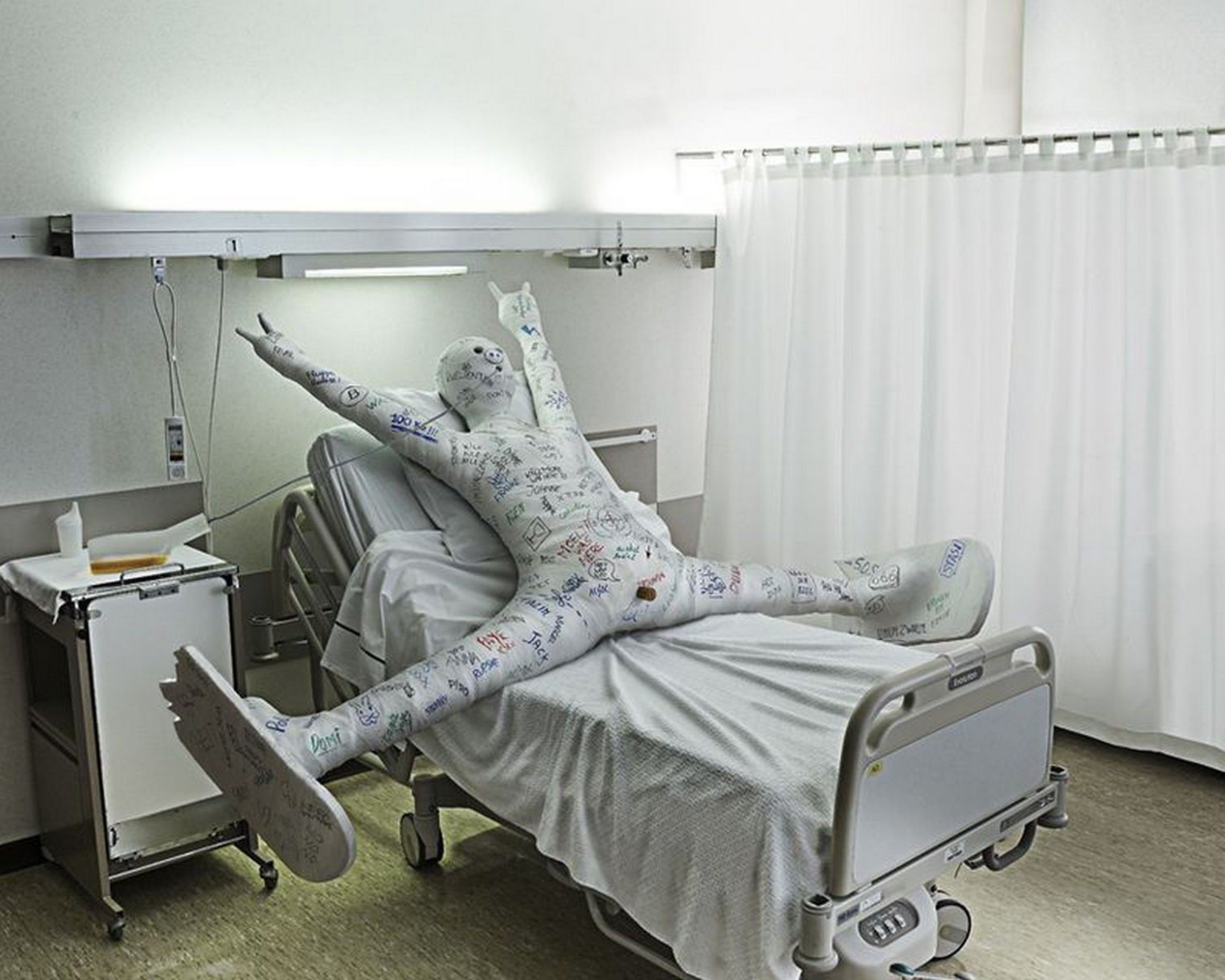 Как поднять изголовье кровати в больнице